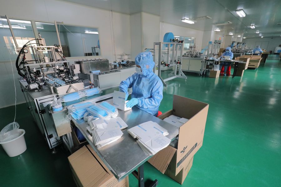 Xinyang Yihe Non-Woven Co., Ltd. linea di produzione del produttore
